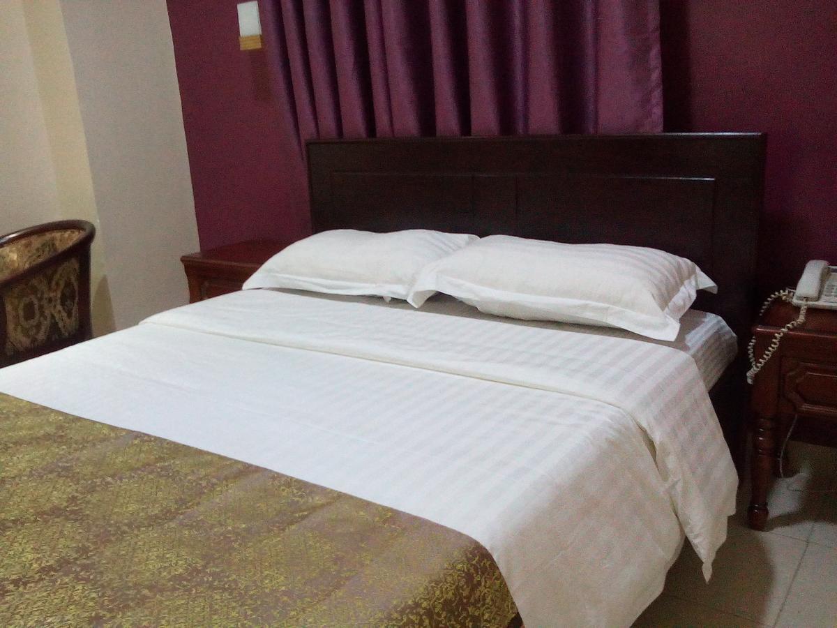 Diamonds Hotel Kampala Bagian luar foto
