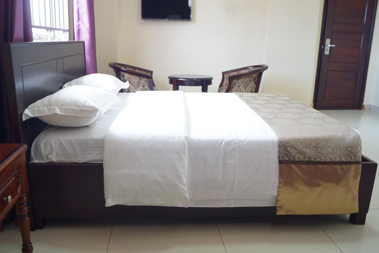 Diamonds Hotel Kampala Bagian luar foto