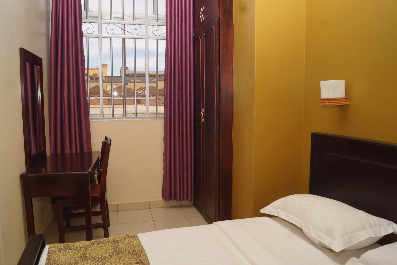Diamonds Hotel Kampala Bagian luar foto