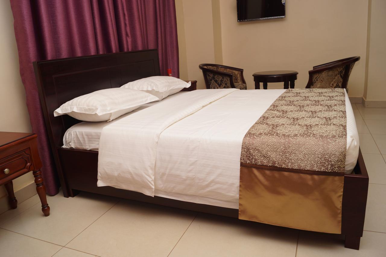 Diamonds Hotel Kampala Bagian luar foto