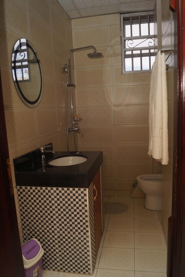 Diamonds Hotel Kampala Bagian luar foto