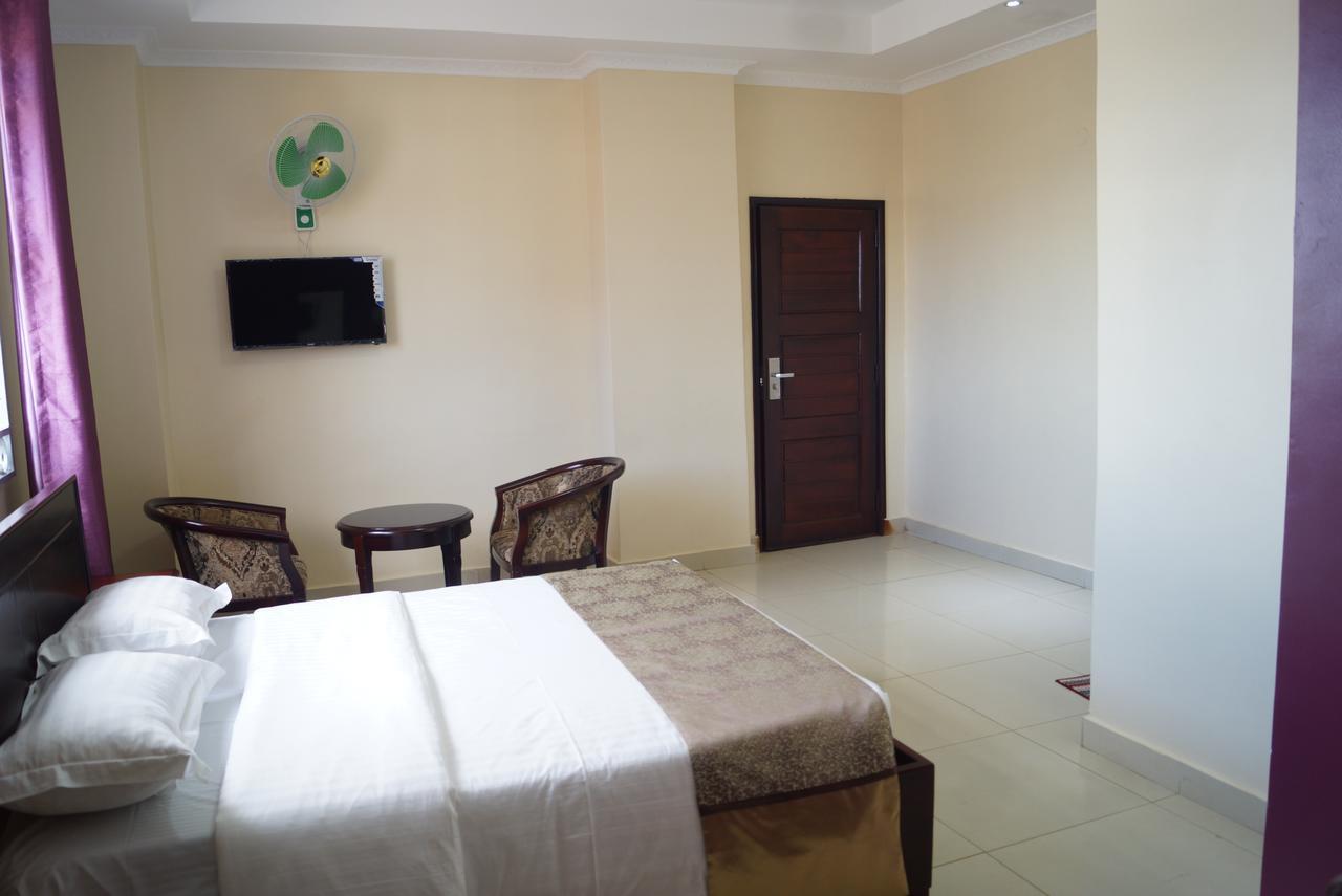 Diamonds Hotel Kampala Bagian luar foto