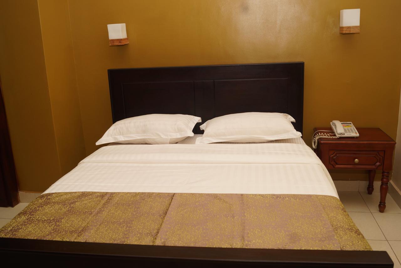 Diamonds Hotel Kampala Bagian luar foto