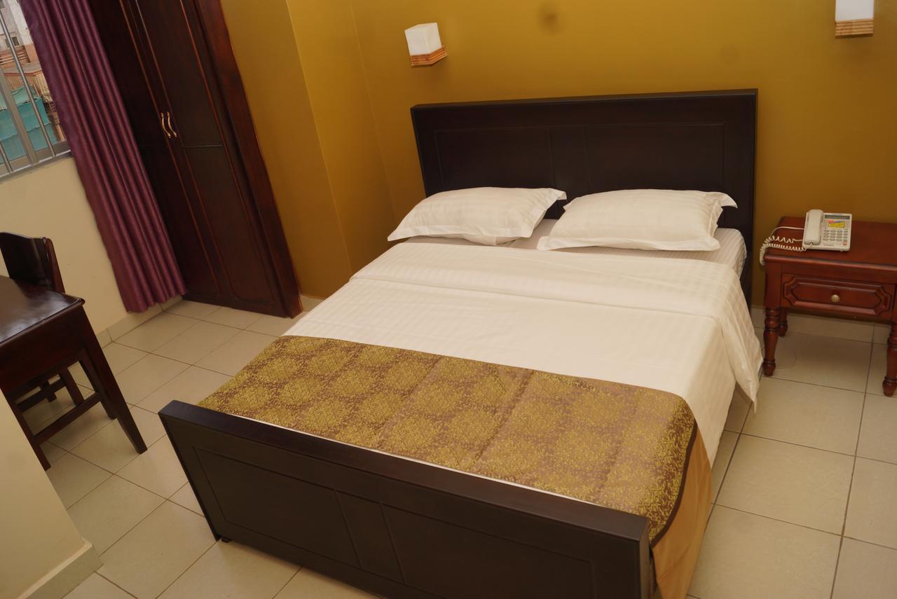 Diamonds Hotel Kampala Bagian luar foto