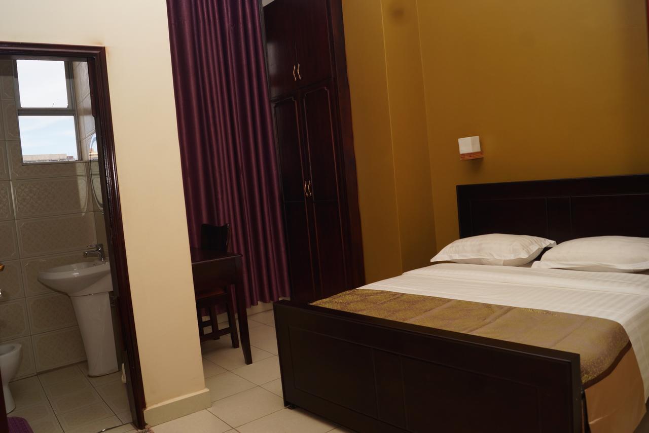 Diamonds Hotel Kampala Bagian luar foto