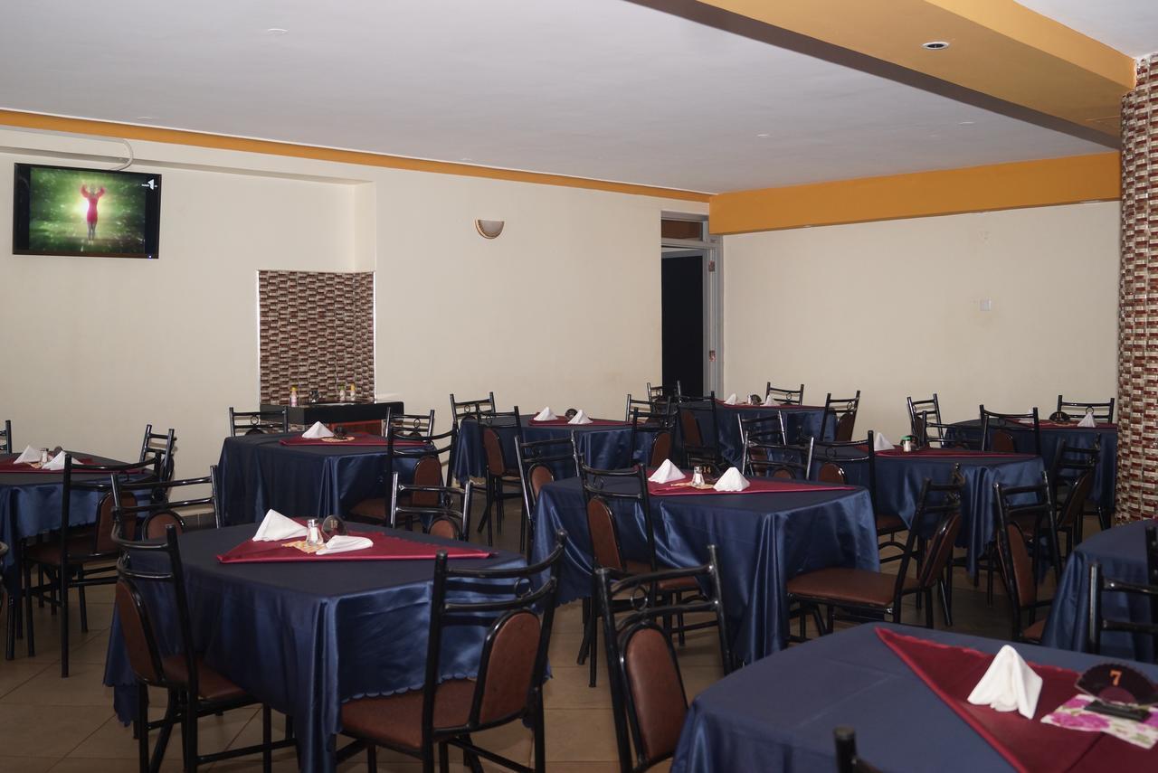 Diamonds Hotel Kampala Bagian luar foto