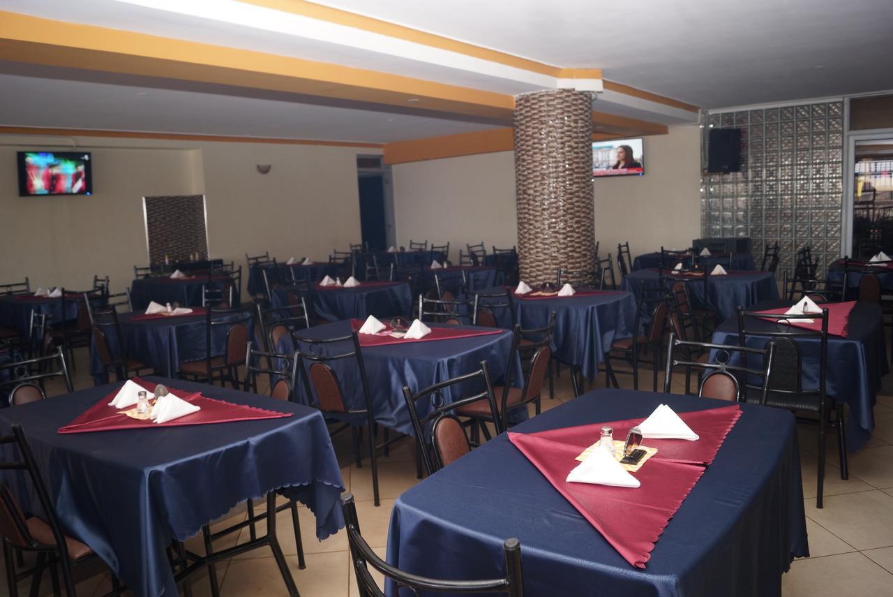 Diamonds Hotel Kampala Bagian luar foto