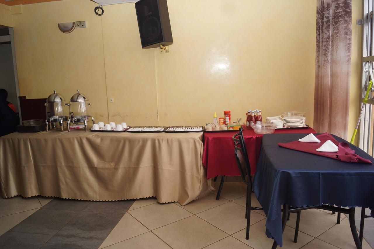 Diamonds Hotel Kampala Bagian luar foto