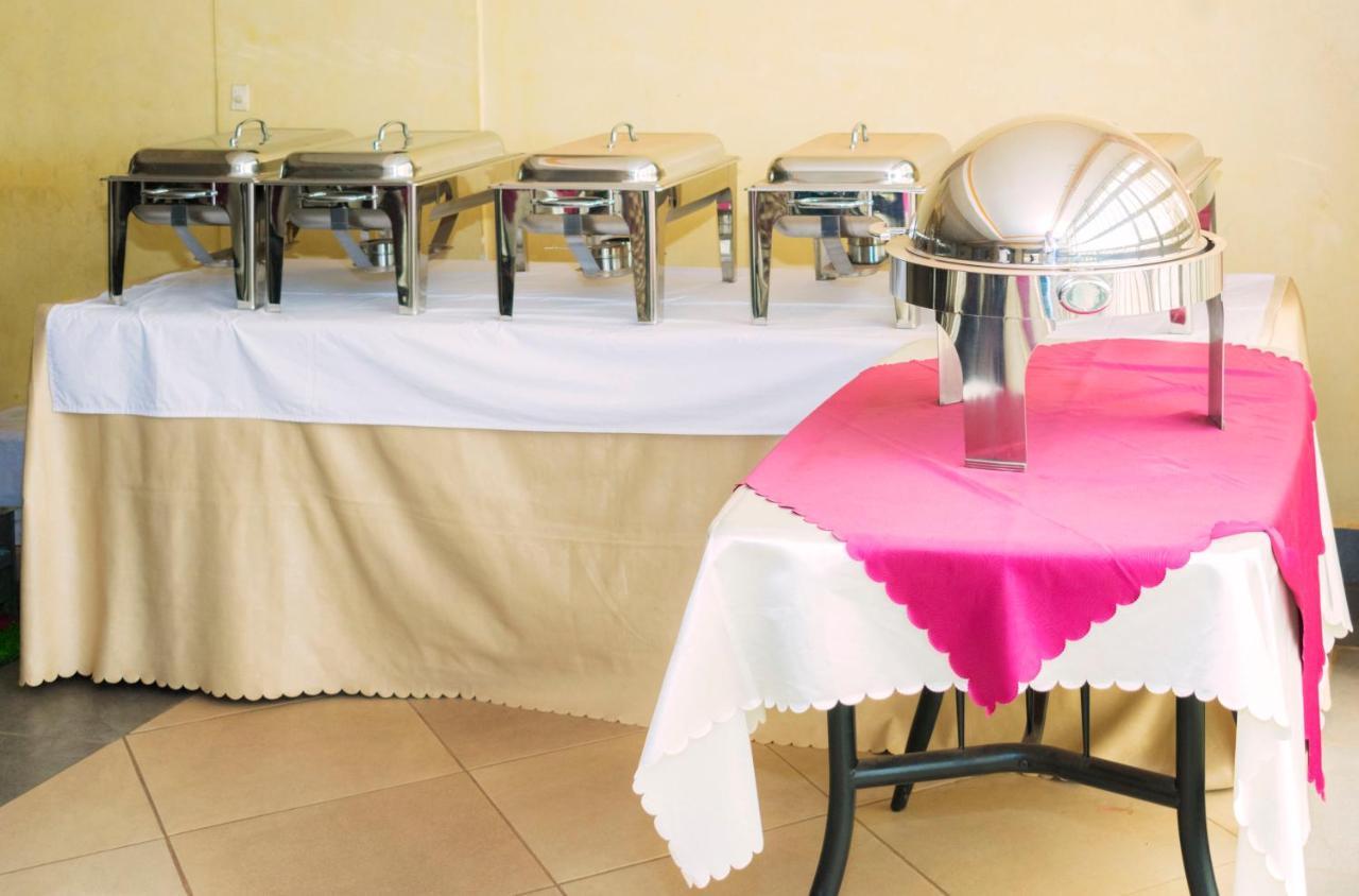Diamonds Hotel Kampala Bagian luar foto