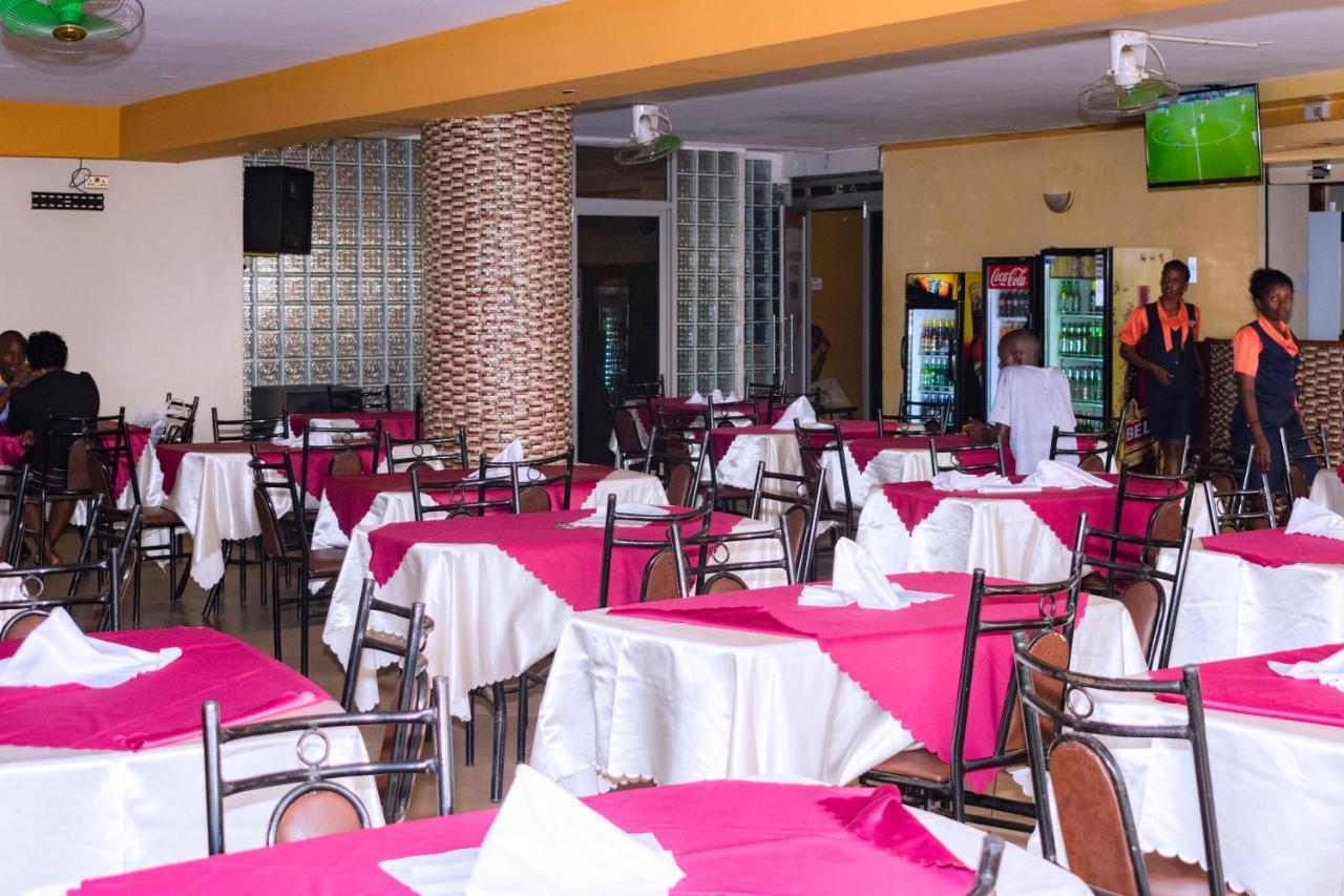 Diamonds Hotel Kampala Bagian luar foto