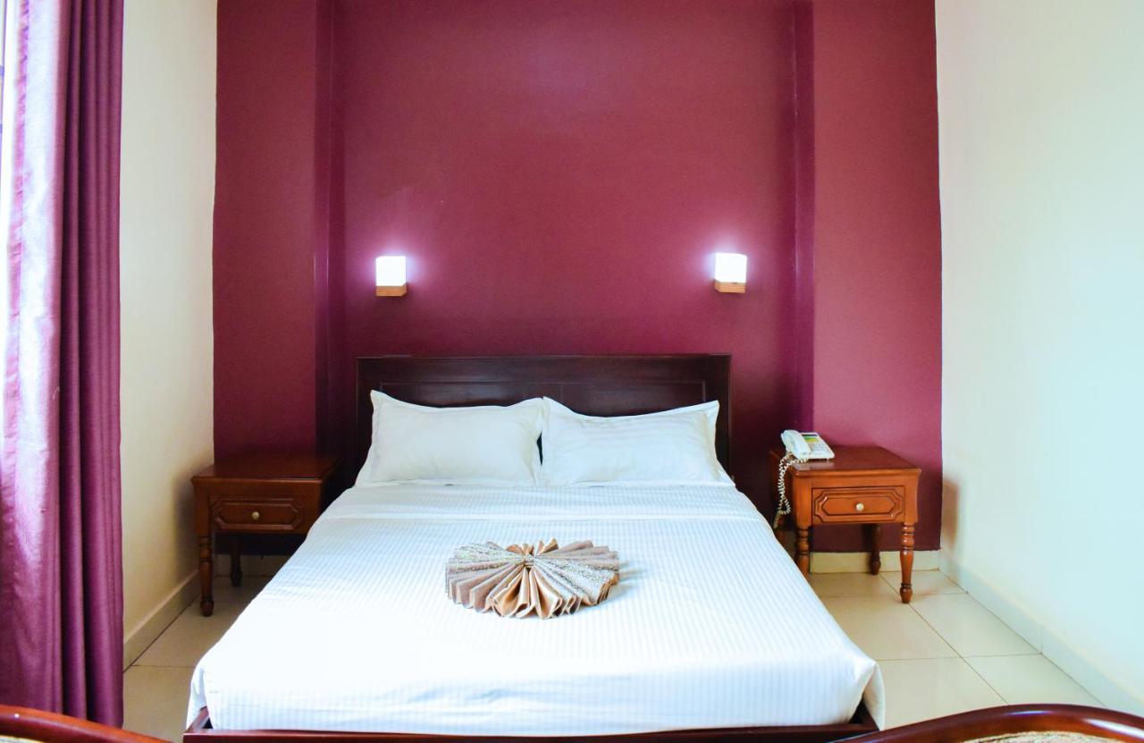 Diamonds Hotel Kampala Bagian luar foto